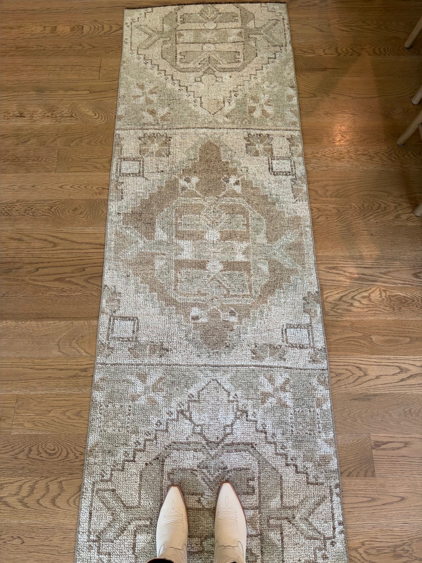 Lollie - 2’8 x 8’