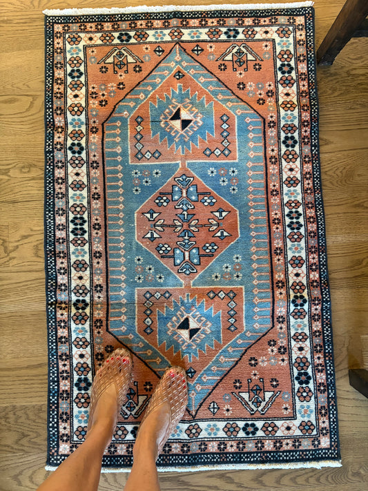 Mira - 2’7 x 4’3