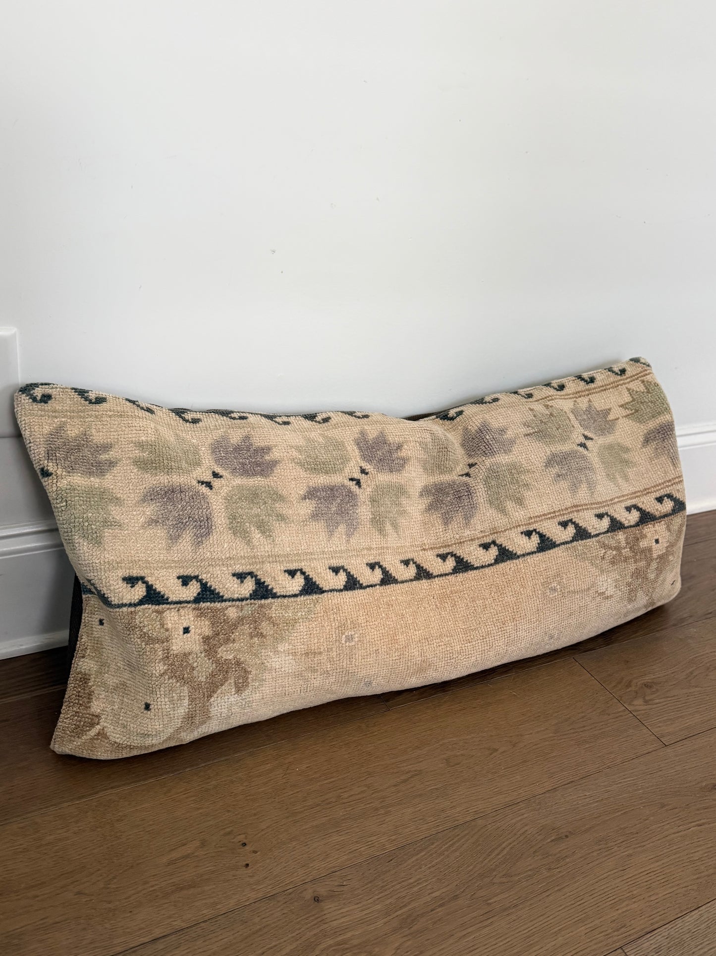 Large Lumbar - 18” x 37”