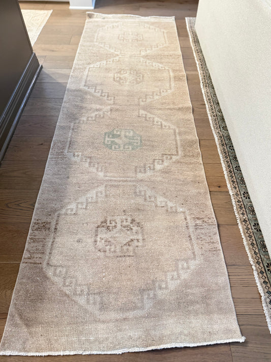 Clarke - 2’8 x 8’6