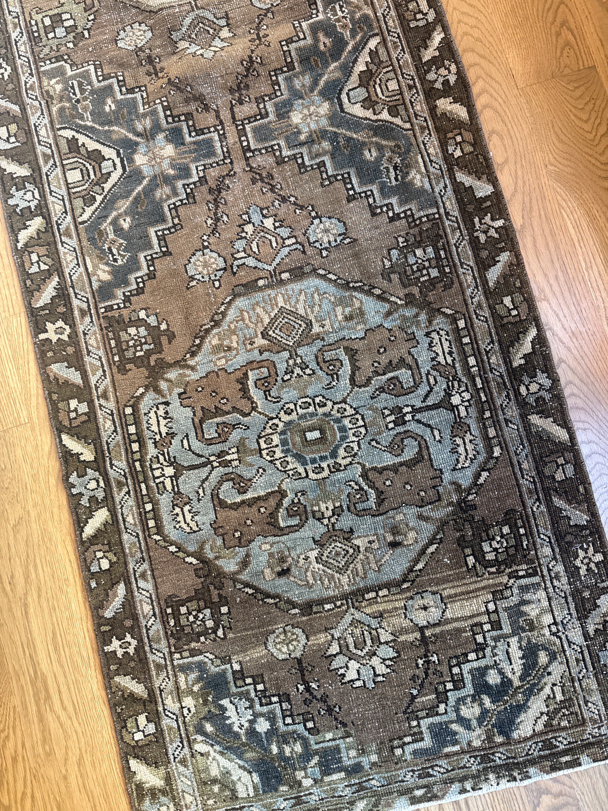 Delilah - 2’7 x 10’5
