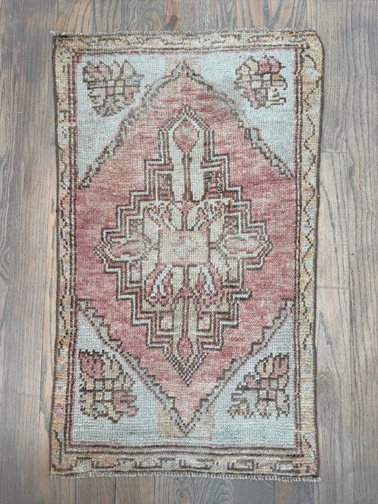 Maiden - 1’11 x 3’3