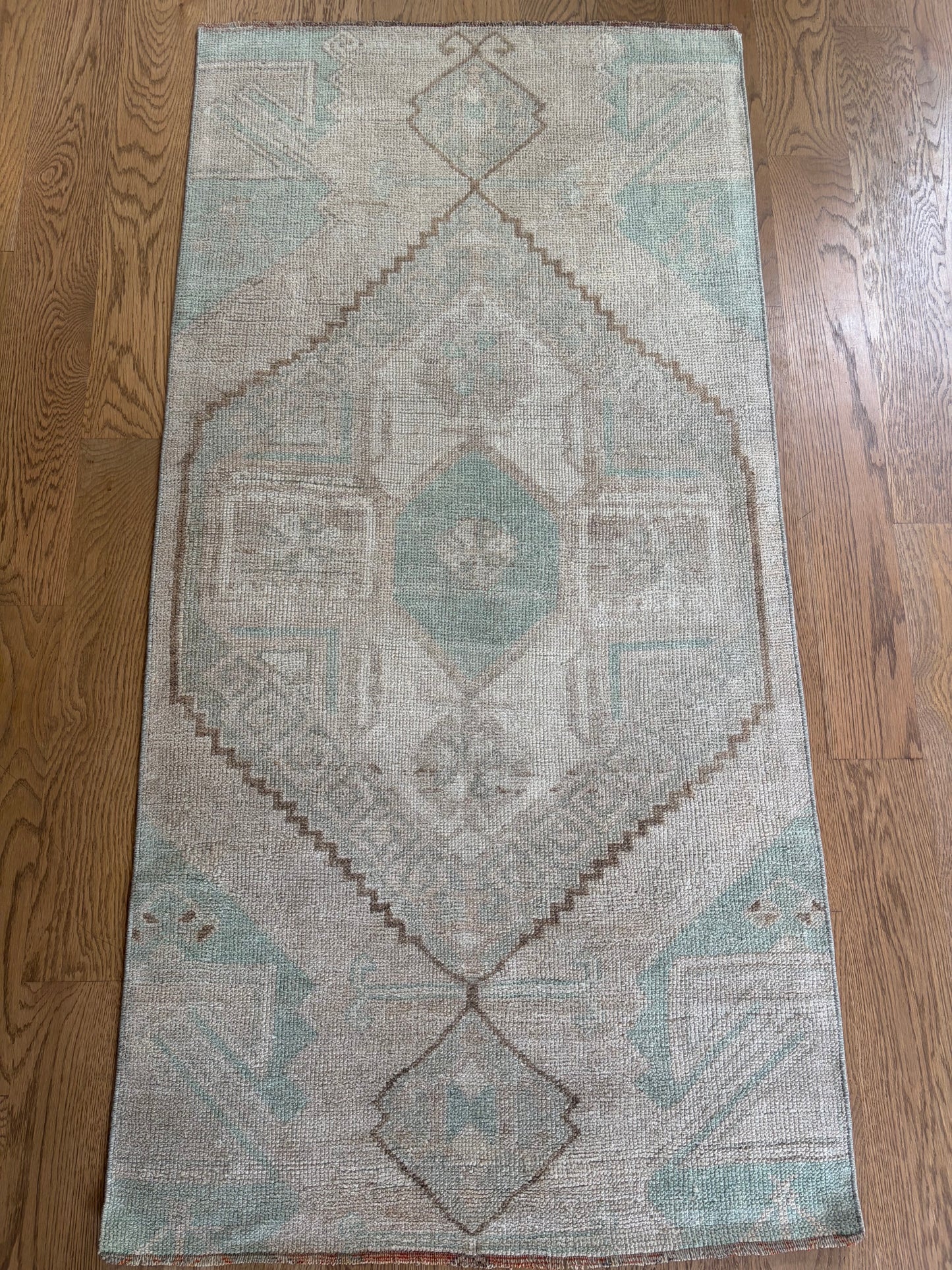 Favor - 2’10 x 5’9