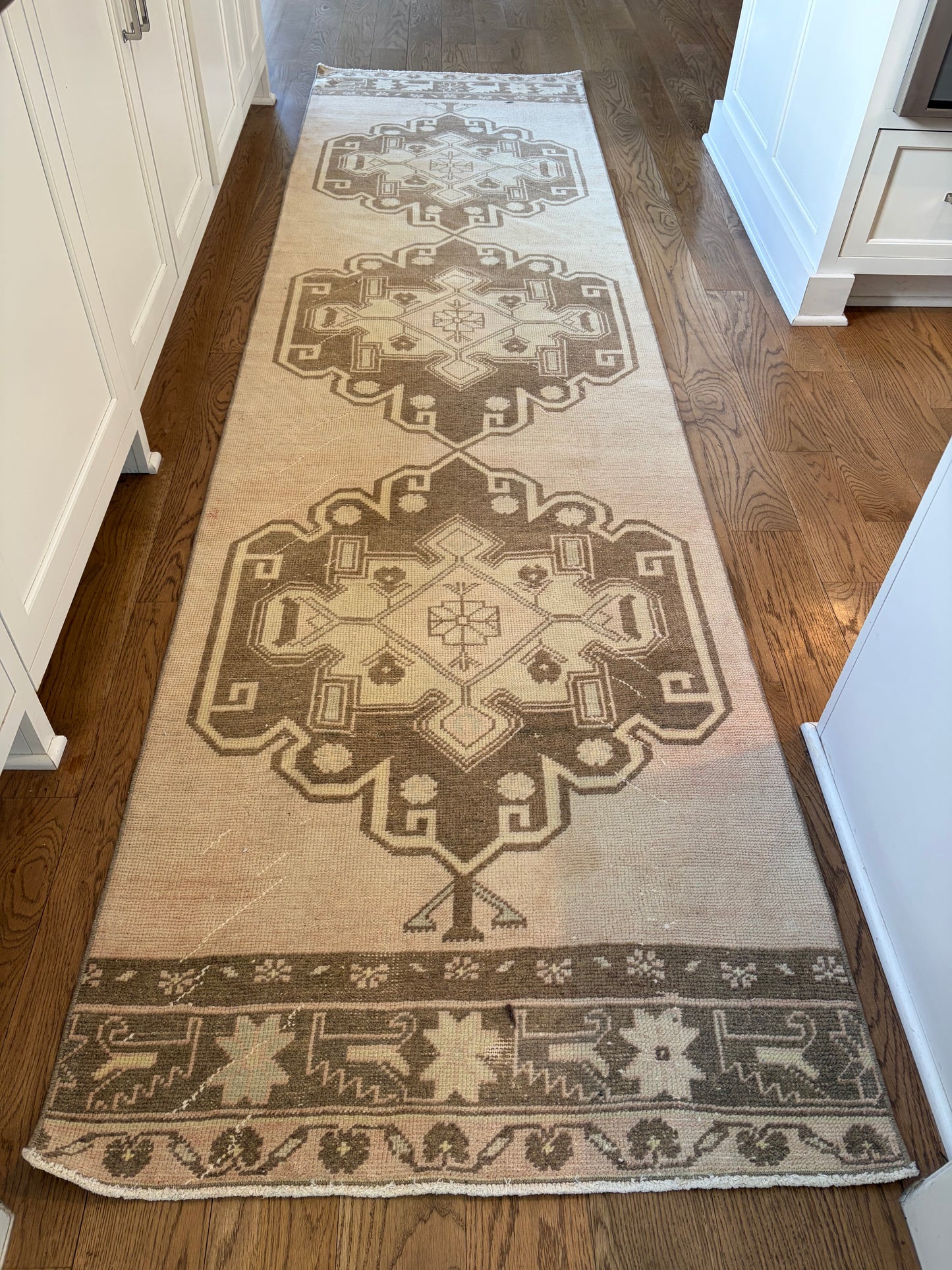 Valor - 3’ x 11’4