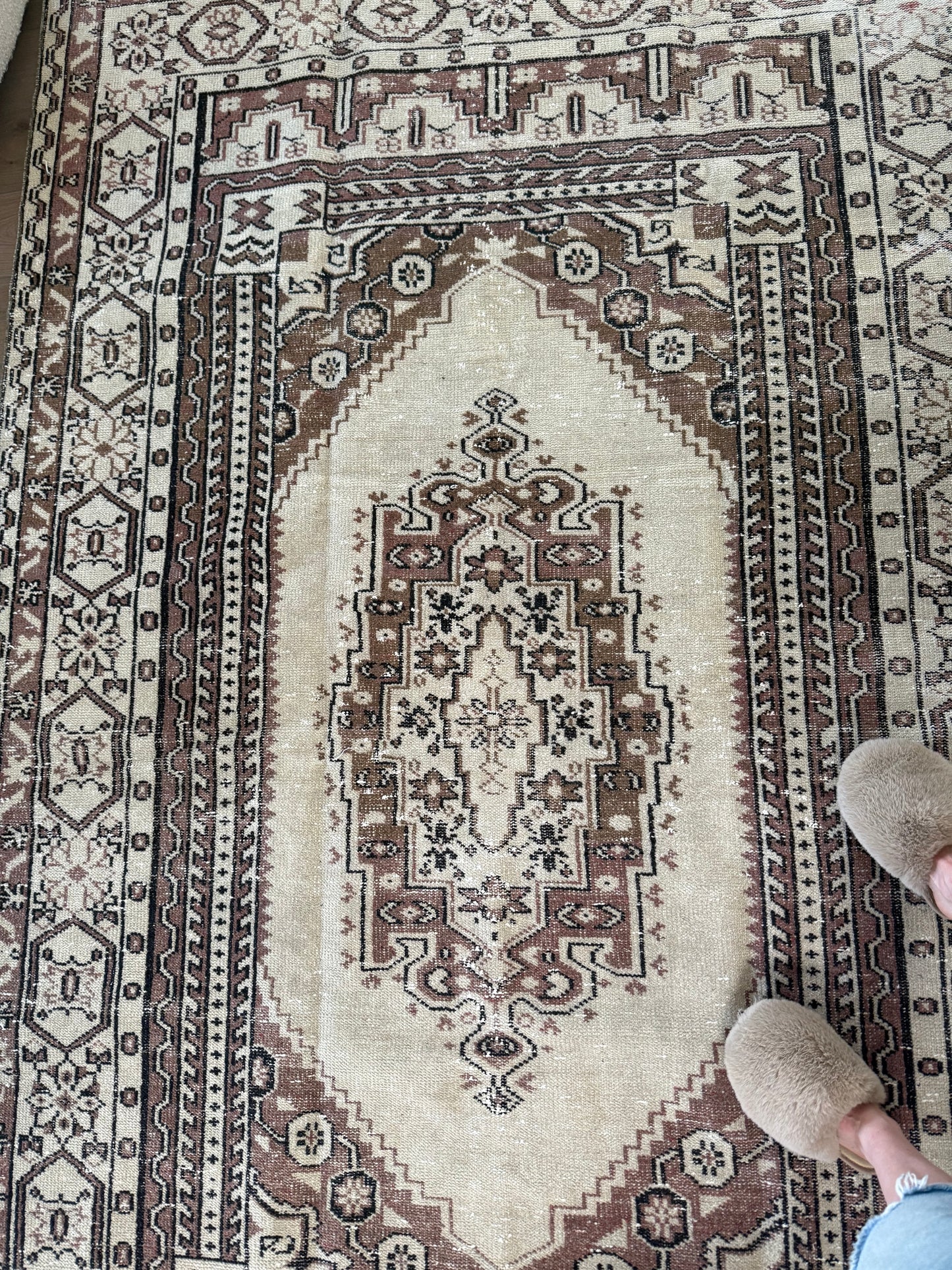 Mahogany - 6’ x 9’10