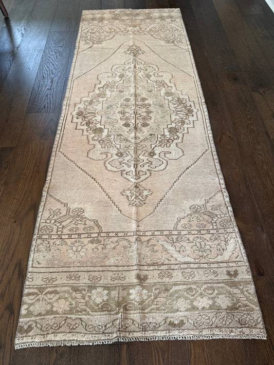 Ellie - 2’9 x 8’2