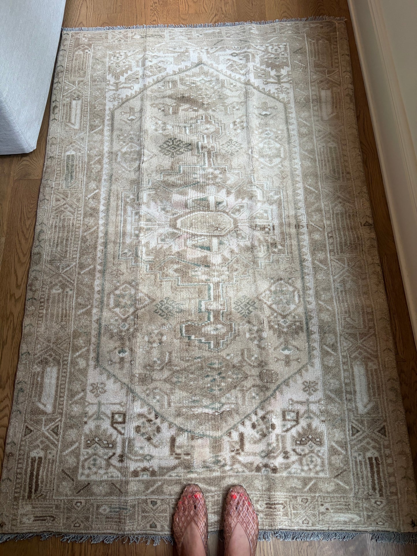 Genny - 4’ x 6’3