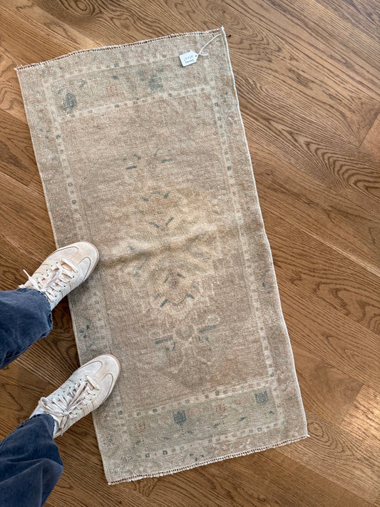 Dainty - 1’8 x 3’5