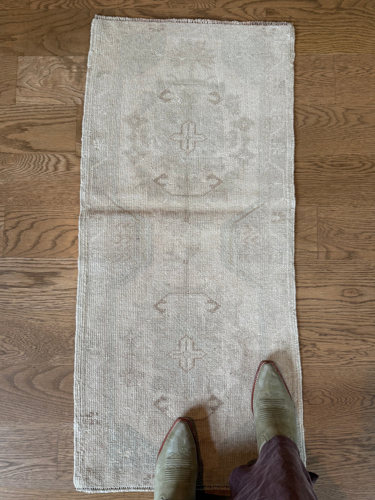 Juju - 1’9 x 3’8