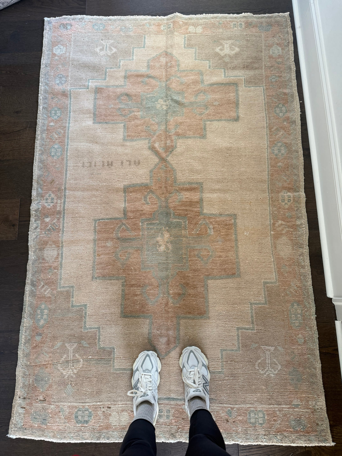 Jolie - 4’ x 6’5