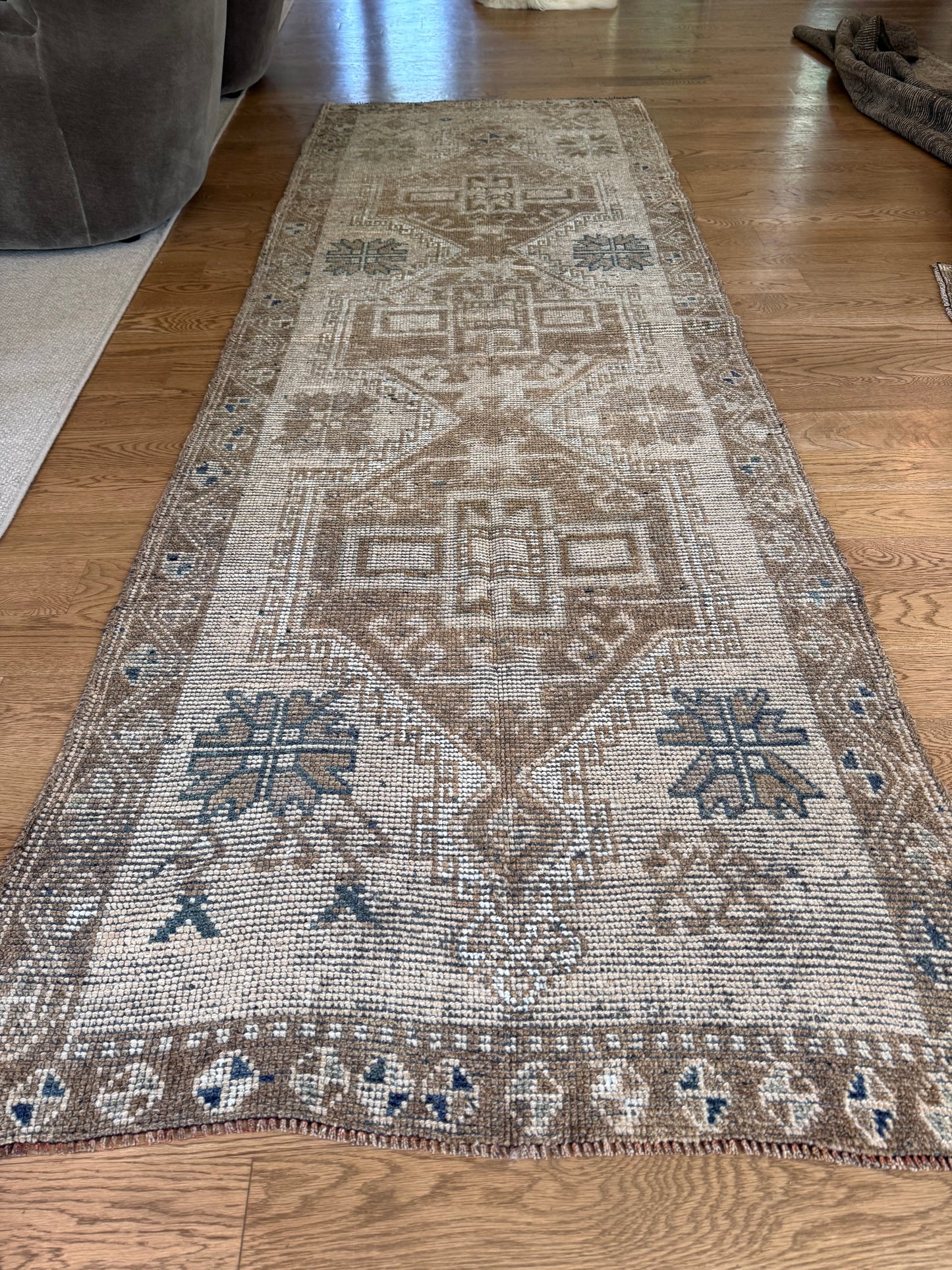 Indie - 3’9 x 10’11