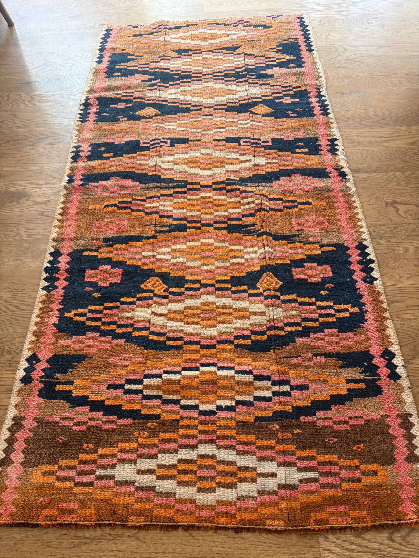 Fonda - 3’10 x 7’9