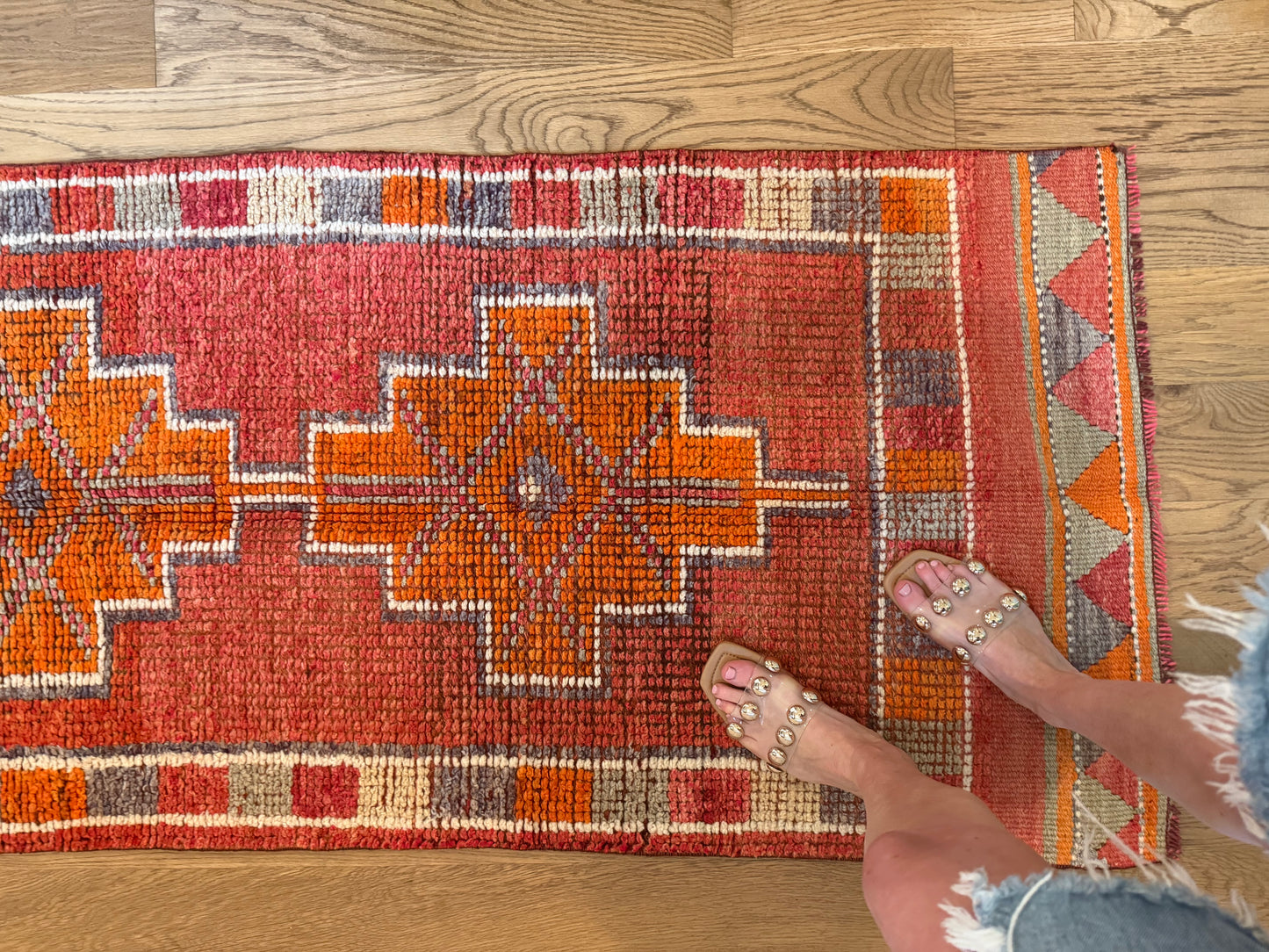 Jovial - 2’7 x 10’6