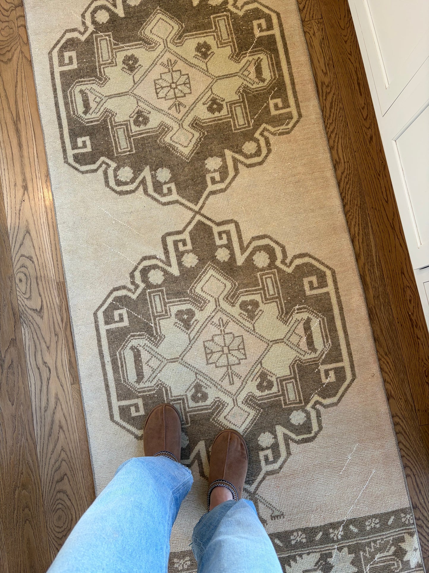 Valor - 3’ x 11’4