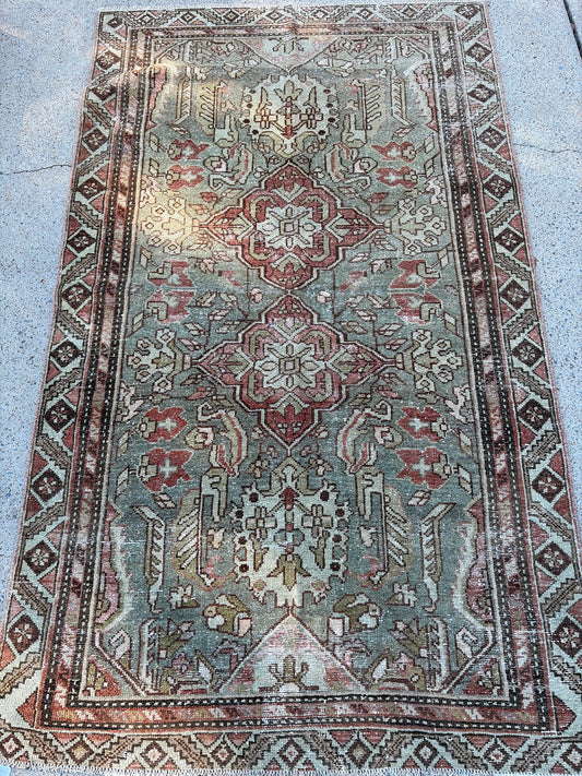 Maria - 3'11 x 6'8