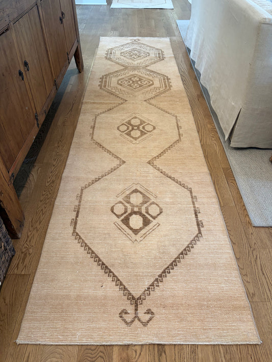 Betty - 3’7 x 12’10