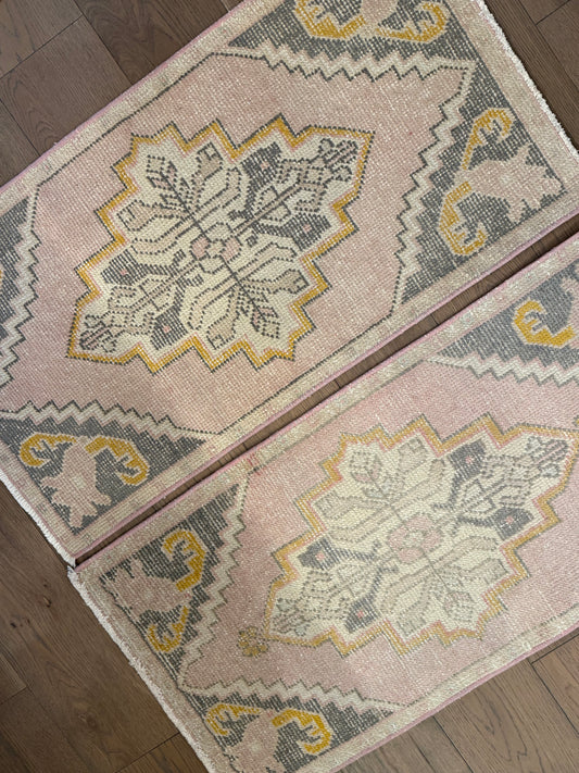 Duet - 1’9 x 3’4/3’5