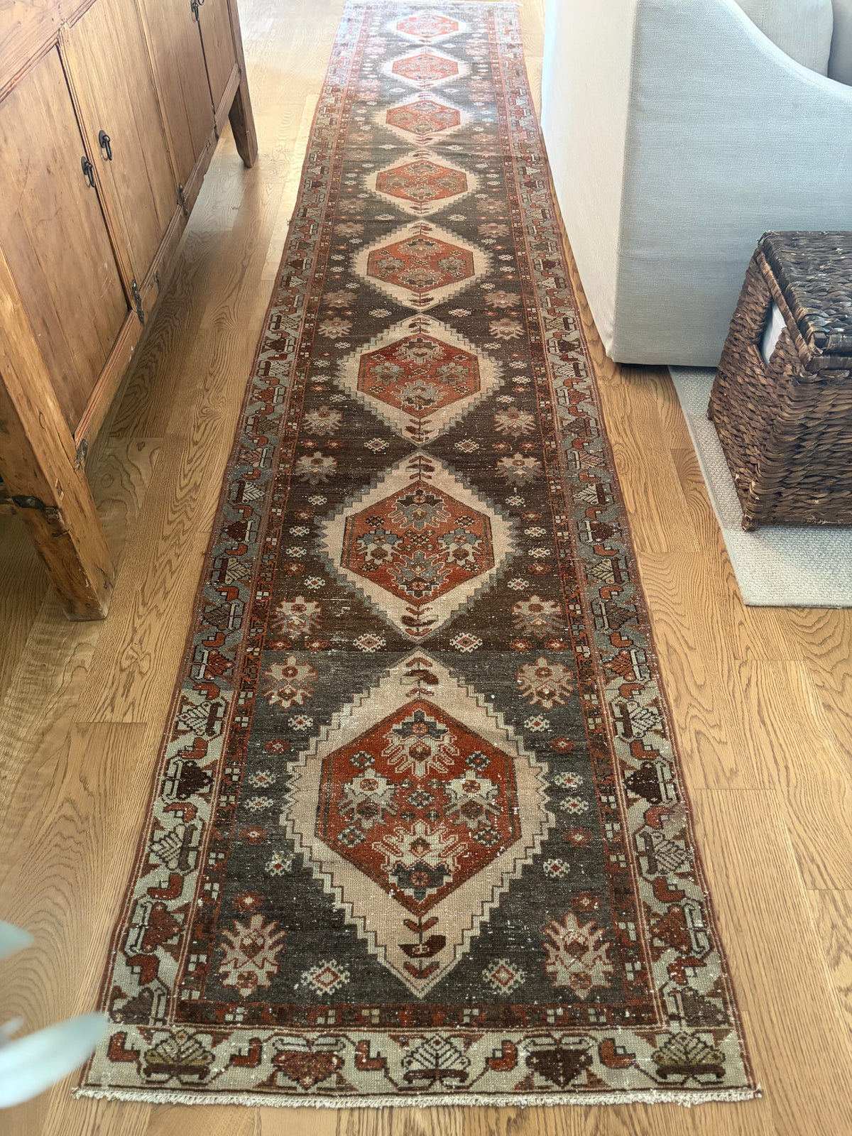 Amelia - 2'10 x 15'10