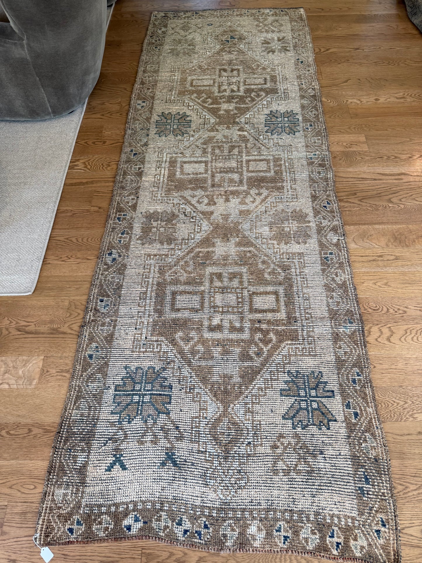 Indie - 3’9 x 10’11