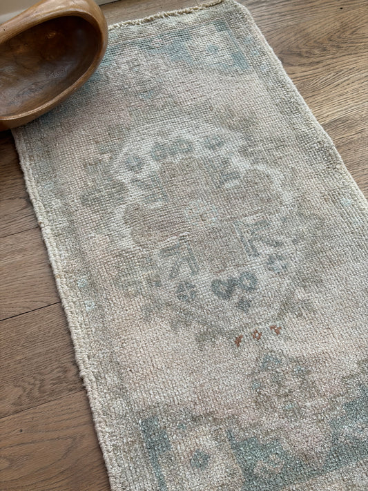 Twinkie - 17” x 33”