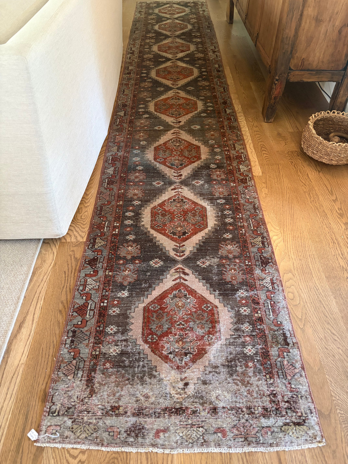 Amelia - 2'10 x 15'10