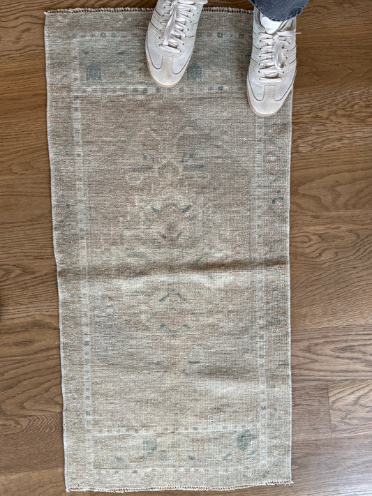 Dainty - 1’8 x 3’5