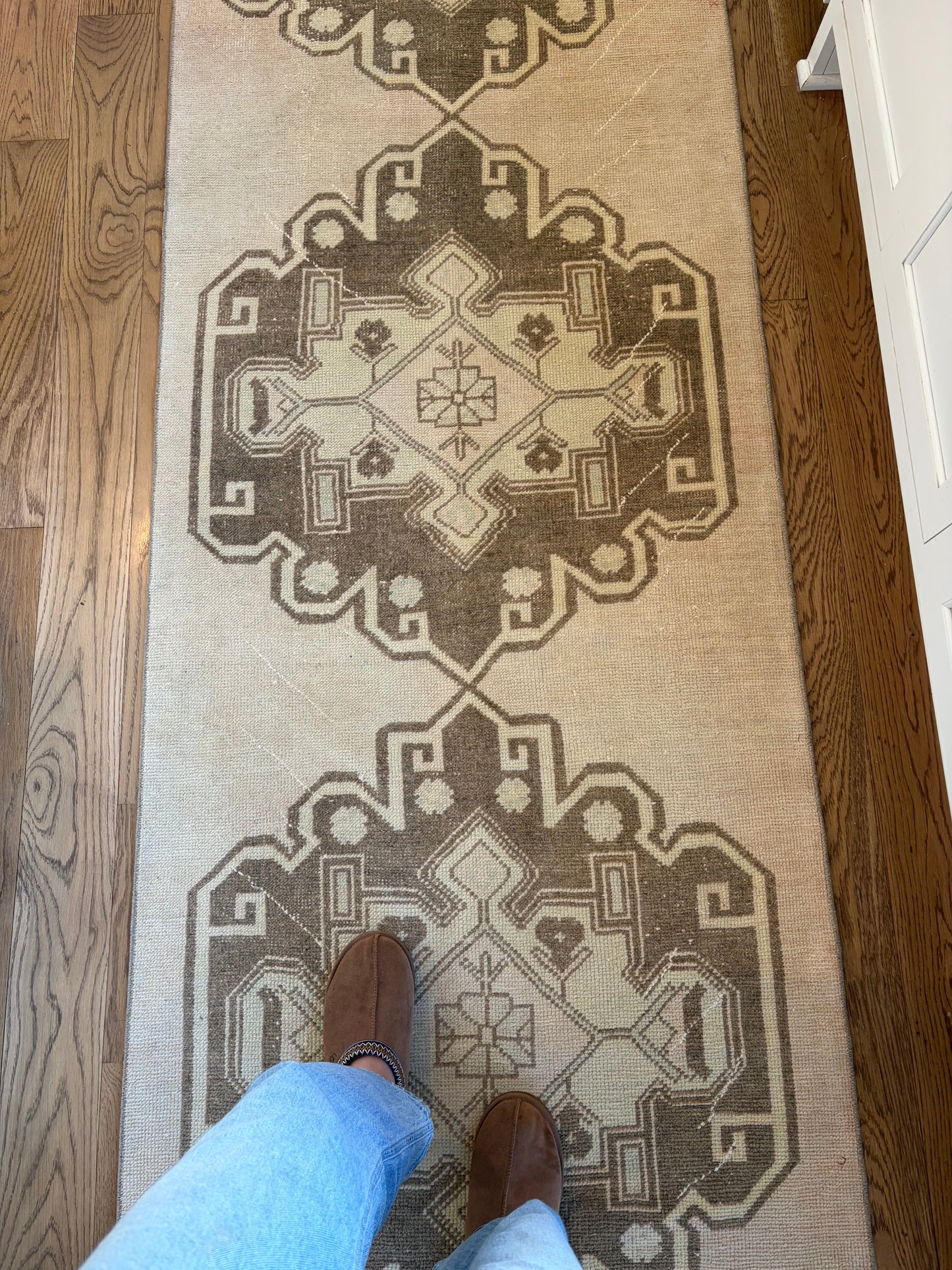 Valor - 3’ x 11’4