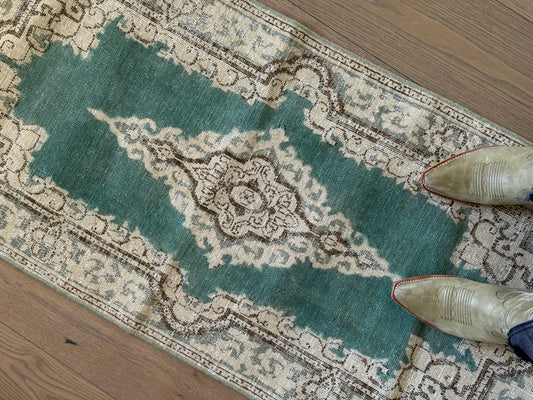 Emerald - 1’11 x 3’11