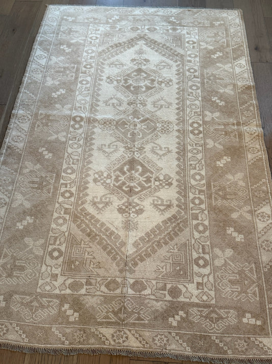 Mattie - 4’1 x 6’8