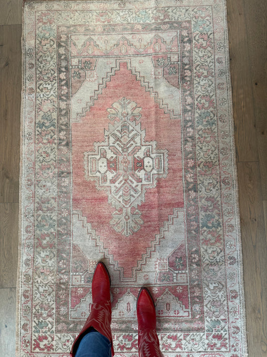 Charlie - 3’10 x 6’8