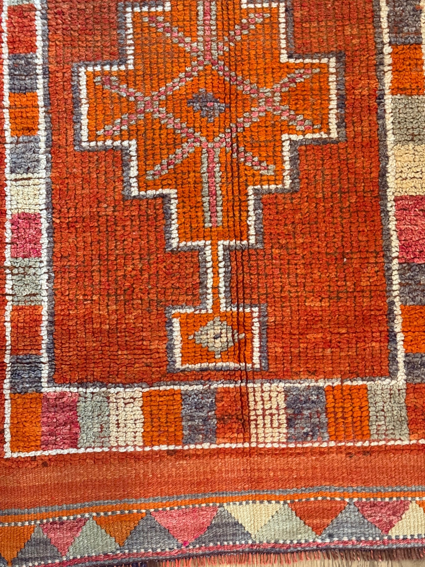 Jovial - 2’7 x 10’6