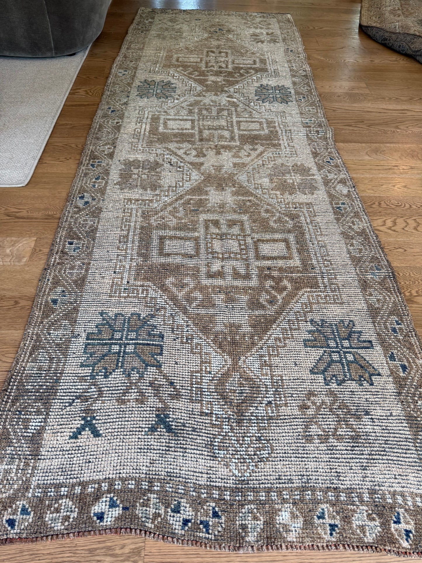 Indie - 3’9 x 10’11