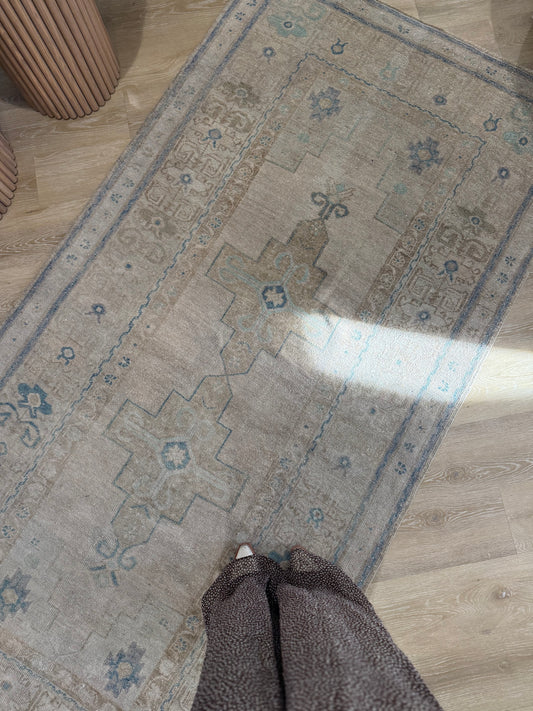 Arlo - 4’3 x 8’4