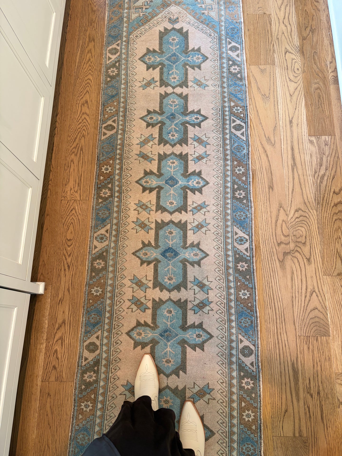 Sully - 2'5 x 8'9
