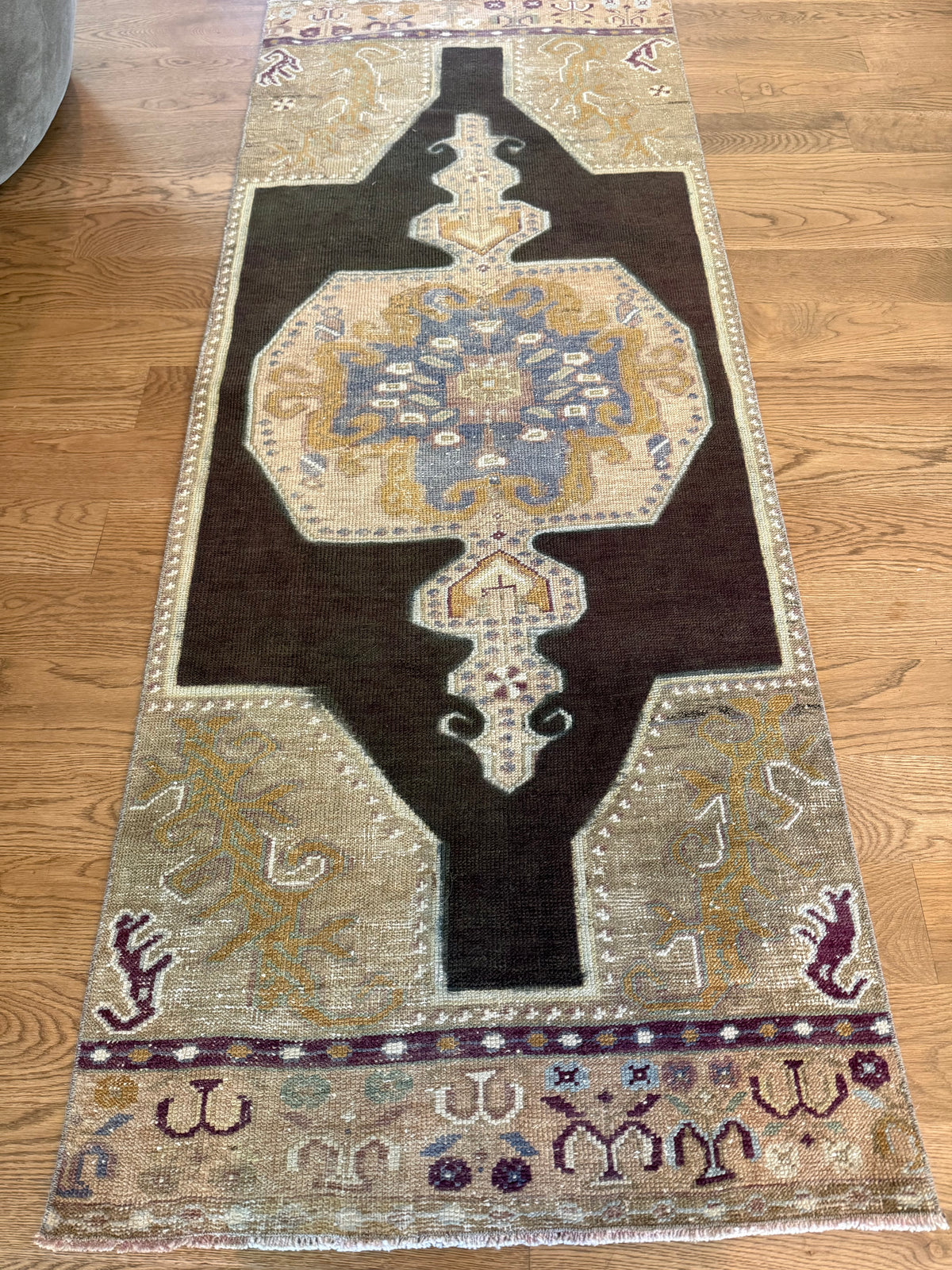 Grayson - 2’9 x 7’2
