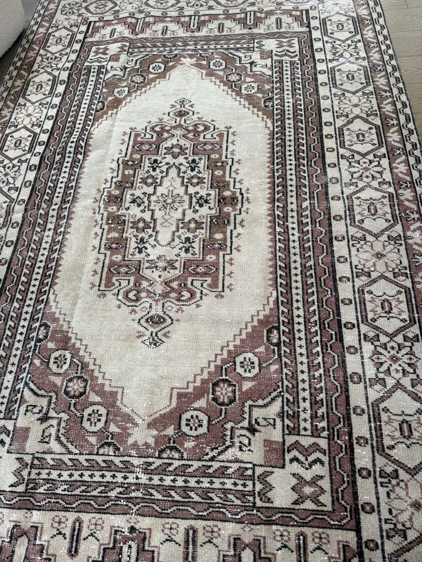 Mahogany - 6’ x 9’10