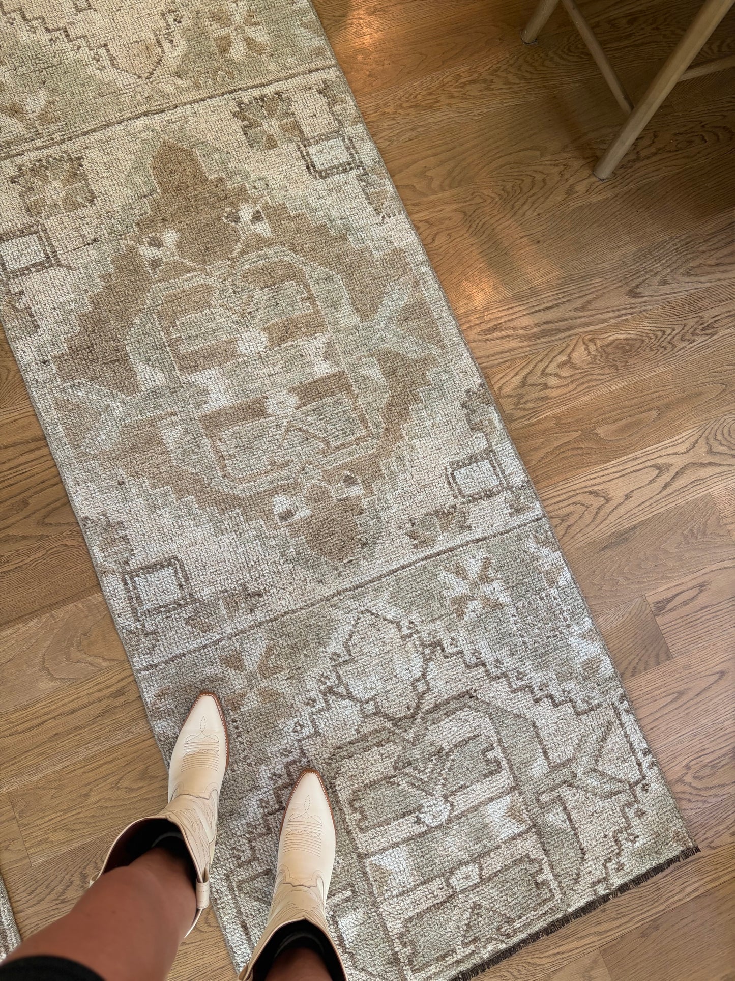Lollie - 2’8 x 8’
