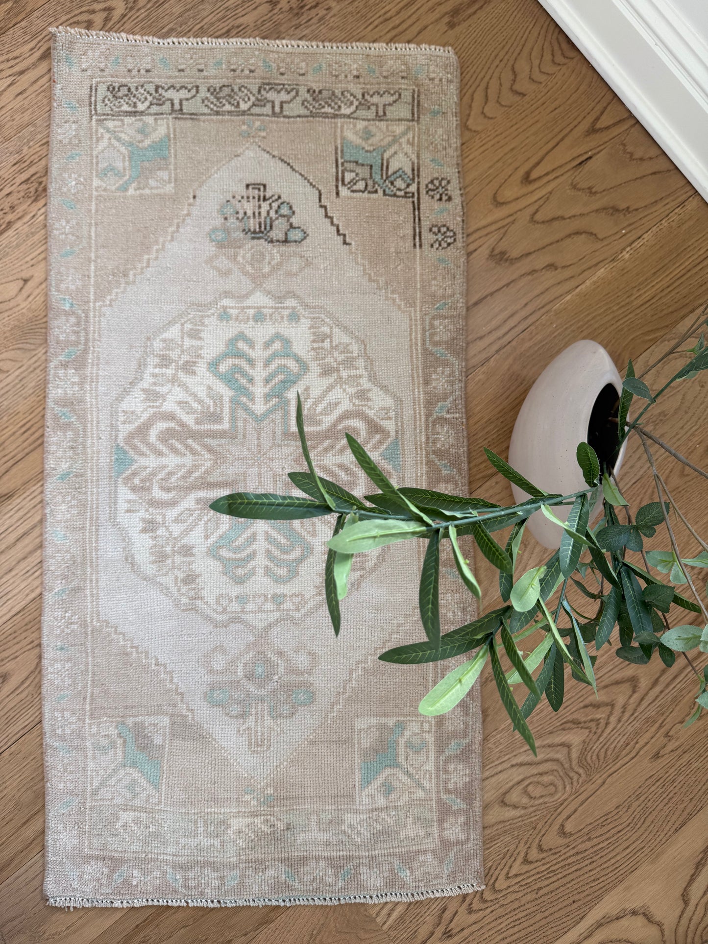 Darling - 1’10 x 3’9